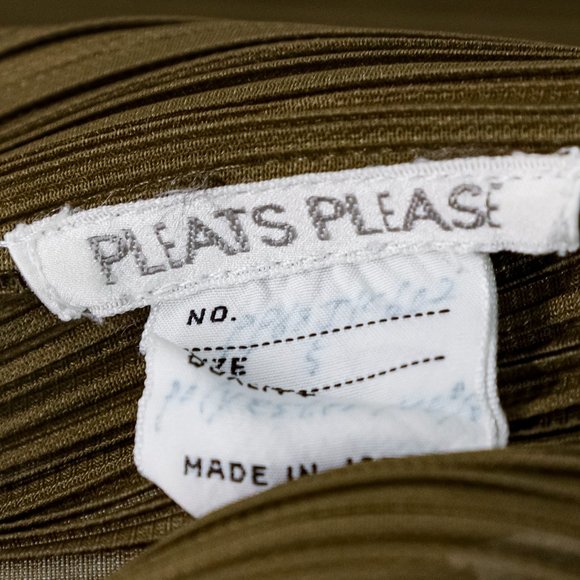 Issey Miyake Pleats Please Khaki Cardigan - Picture 4 of 6